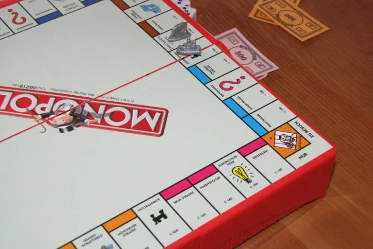 como jogar monopoly